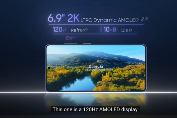  Samsung Galaxy  S26 ultra Dynamic AMOLED Dislplay.